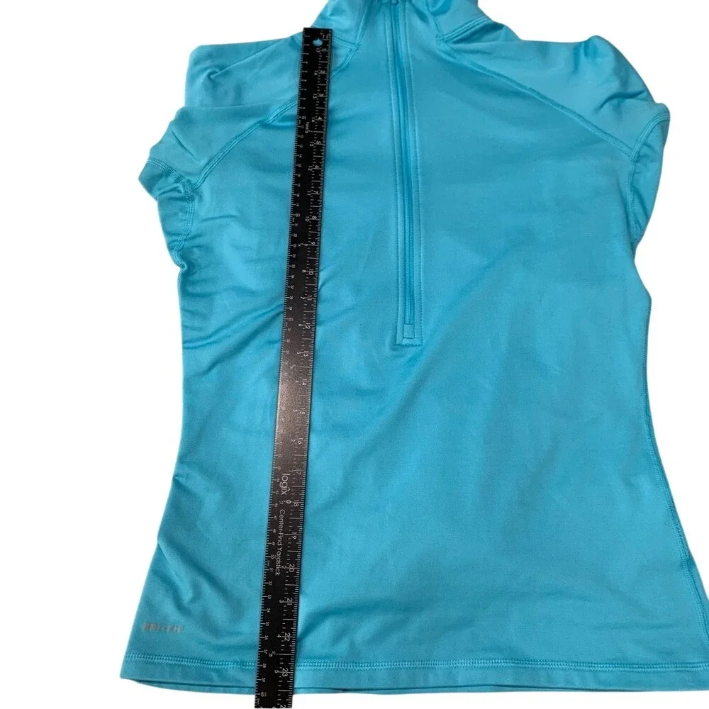 Nike Women‎ Size Medium Dri-Fit Active Long Sleeve